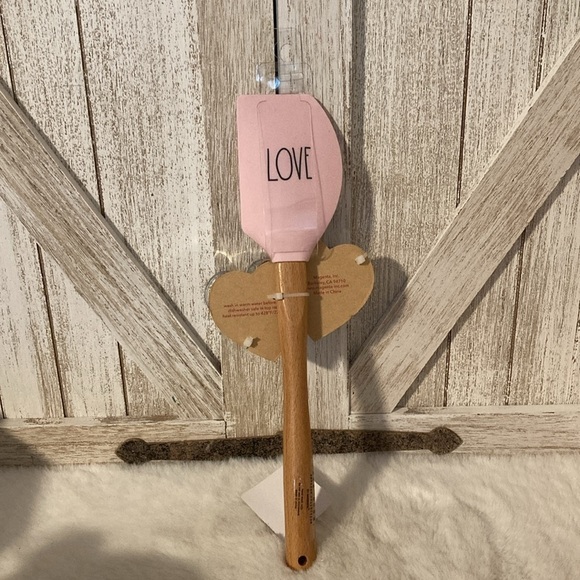 Rae Dunn Valentine’s Day Love Spatula and Cookie Cutter Set - Picture 4 of 7